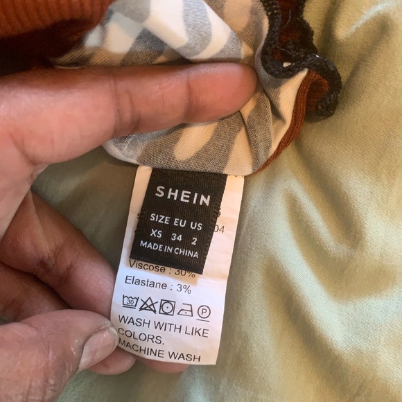 Shein Color Block Crop Top - Picture 3 of 5